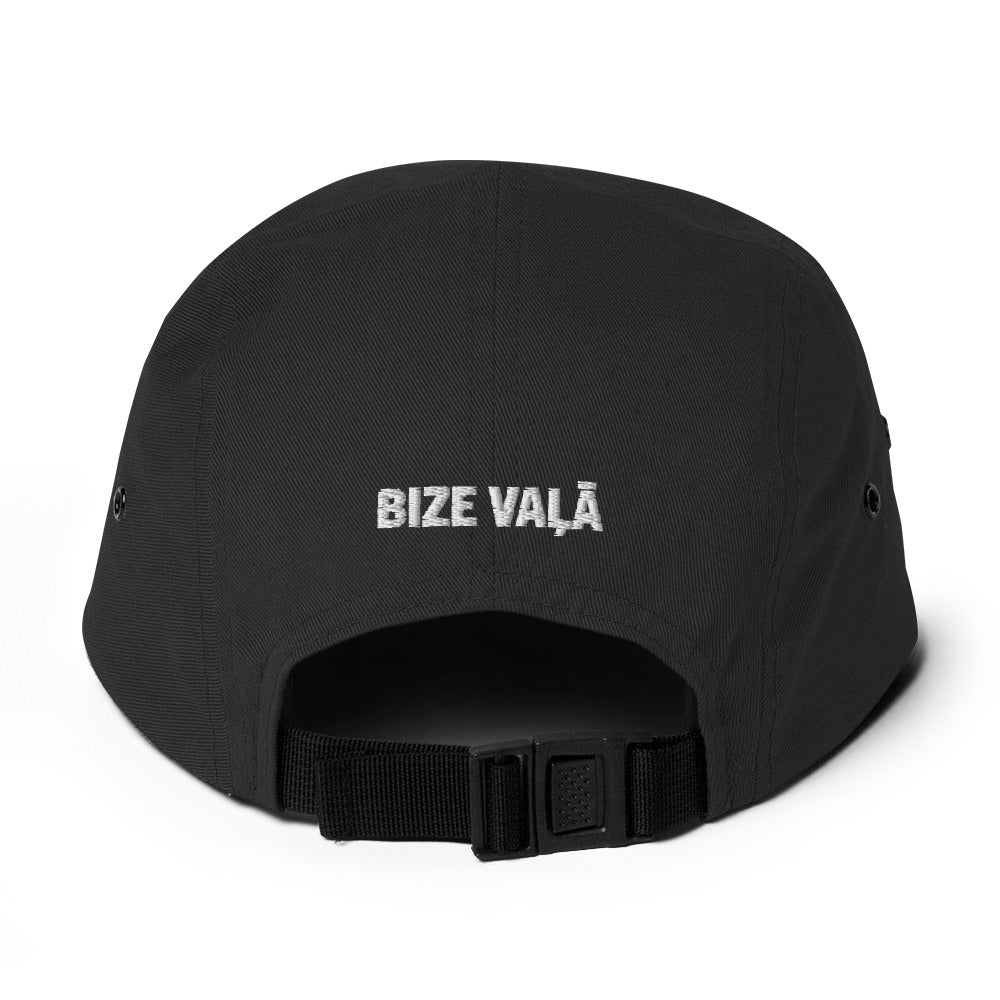 Es pis tev žēl i'? CEPURE (5-PANEL MELNA)